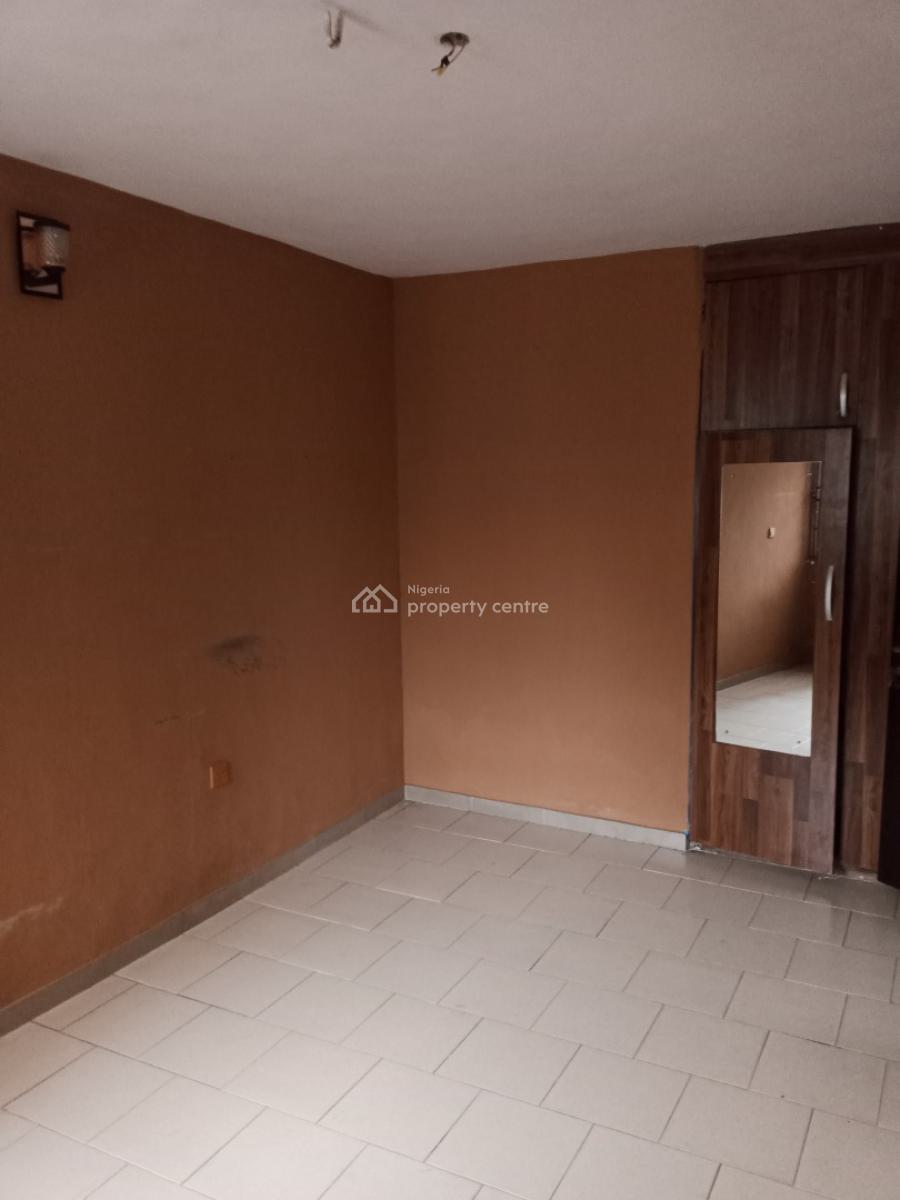 a Clean & Decent 3 Bedroom Flat Apartment, Magodo Phase 1, Gra Phase 1, Magodo, Lagos, Flat / Apartment for Rent