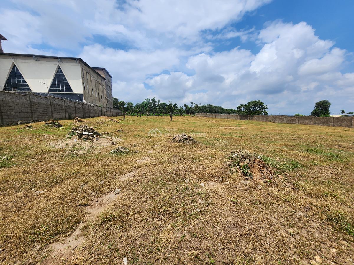 Strategically Located Commercial Land Measuring 6,678sqm, Off 3rd Avenue, Gwarinpa, Abuja, Commercial Land for Sale