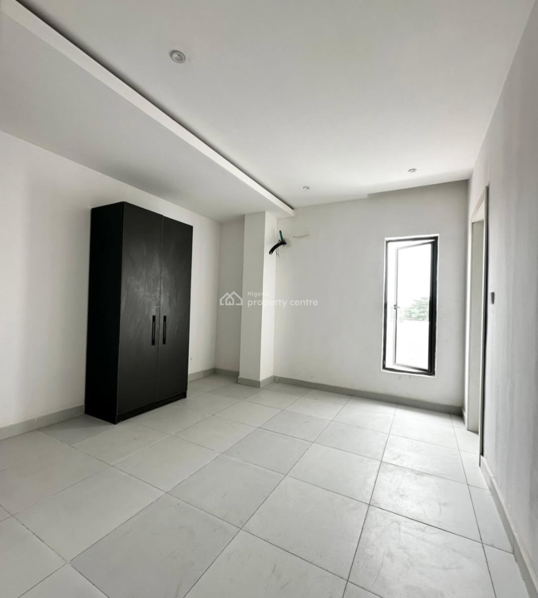 Fully Service 3bedroom Apartment with Pool, Off Admiralty Lekki Phase 1, Lekki Phase 1, Lekki, Lagos, House for Rent