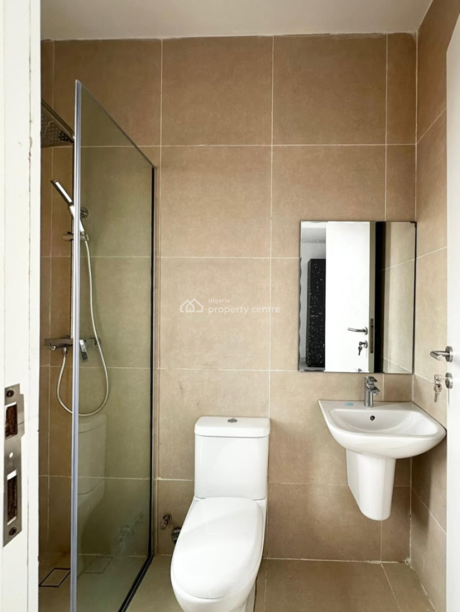 Fully Service 3bedroom Apartment with Pool, Off Admiralty Lekki Phase 1, Lekki Phase 1, Lekki, Lagos, House for Rent