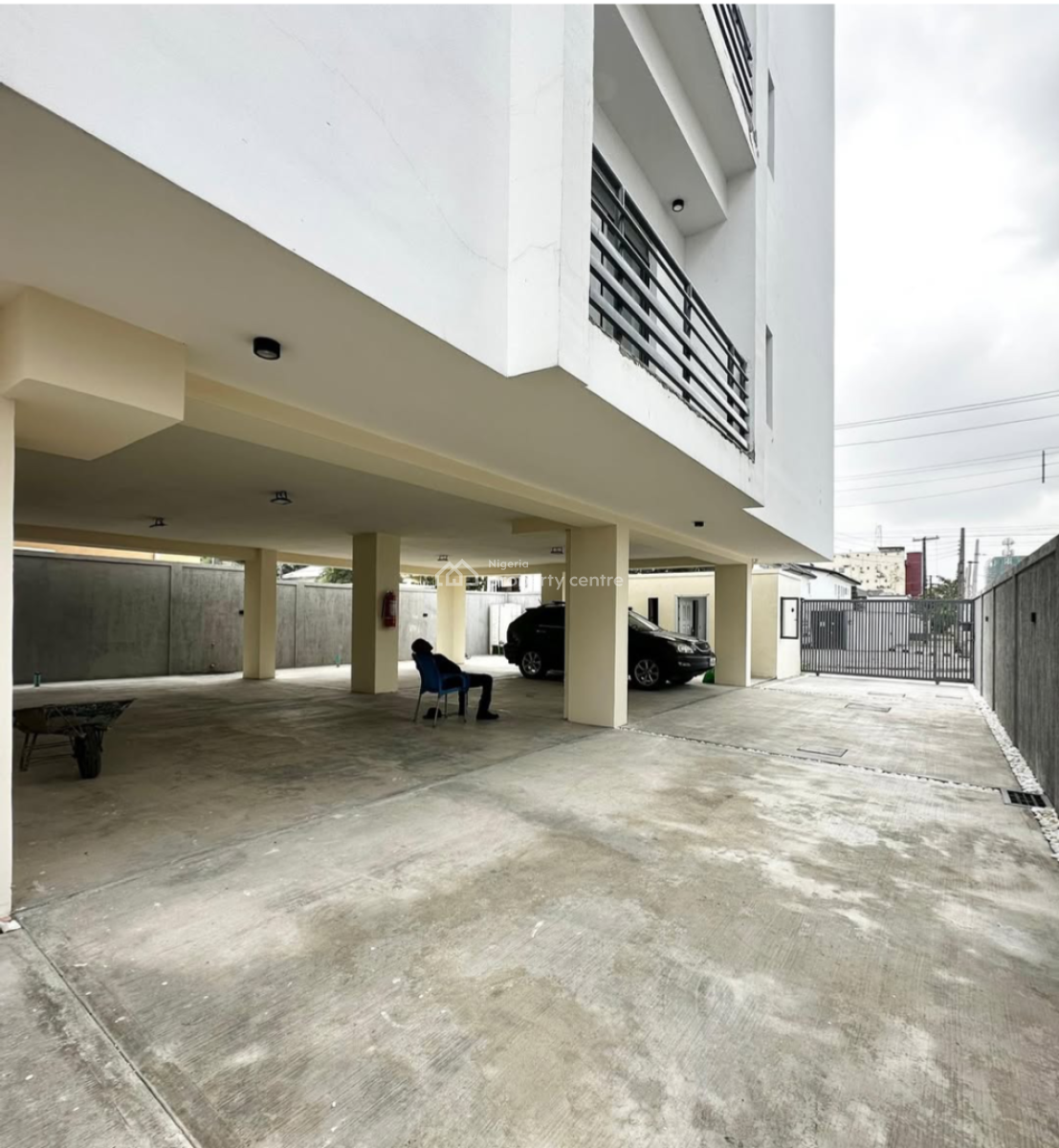 Fully Service 3bedroom Apartment with Pool, Off Admiralty Lekki Phase 1, Lekki Phase 1, Lekki, Lagos, House for Rent