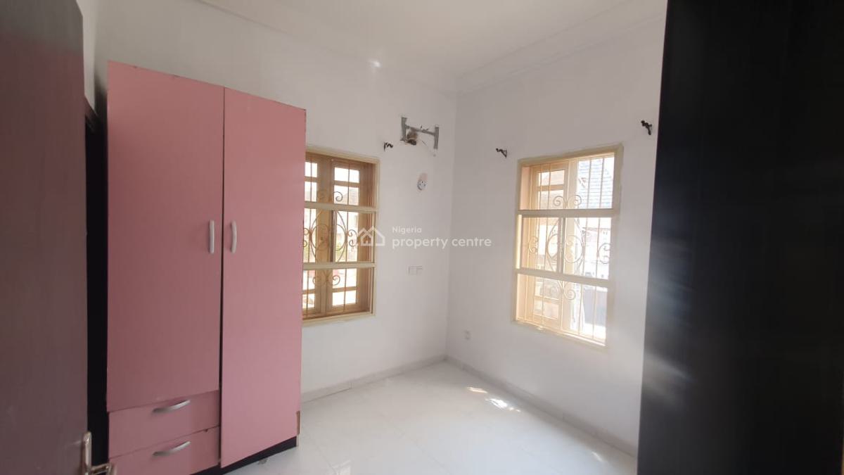 Super Well Well Detailed with a B Q, Chevron Drive, Lekki, Lagos, Semi-detached Duplex for Rent