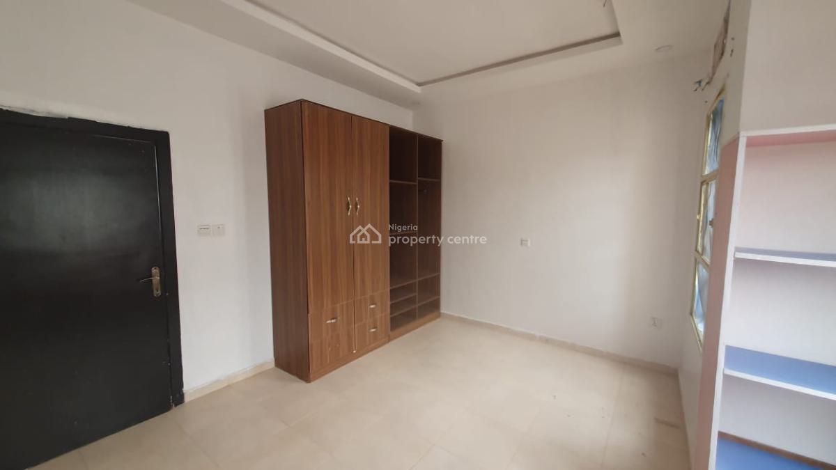 Super Well Well Detailed with a B Q, Chevron Drive, Lekki, Lagos, Semi-detached Duplex for Rent