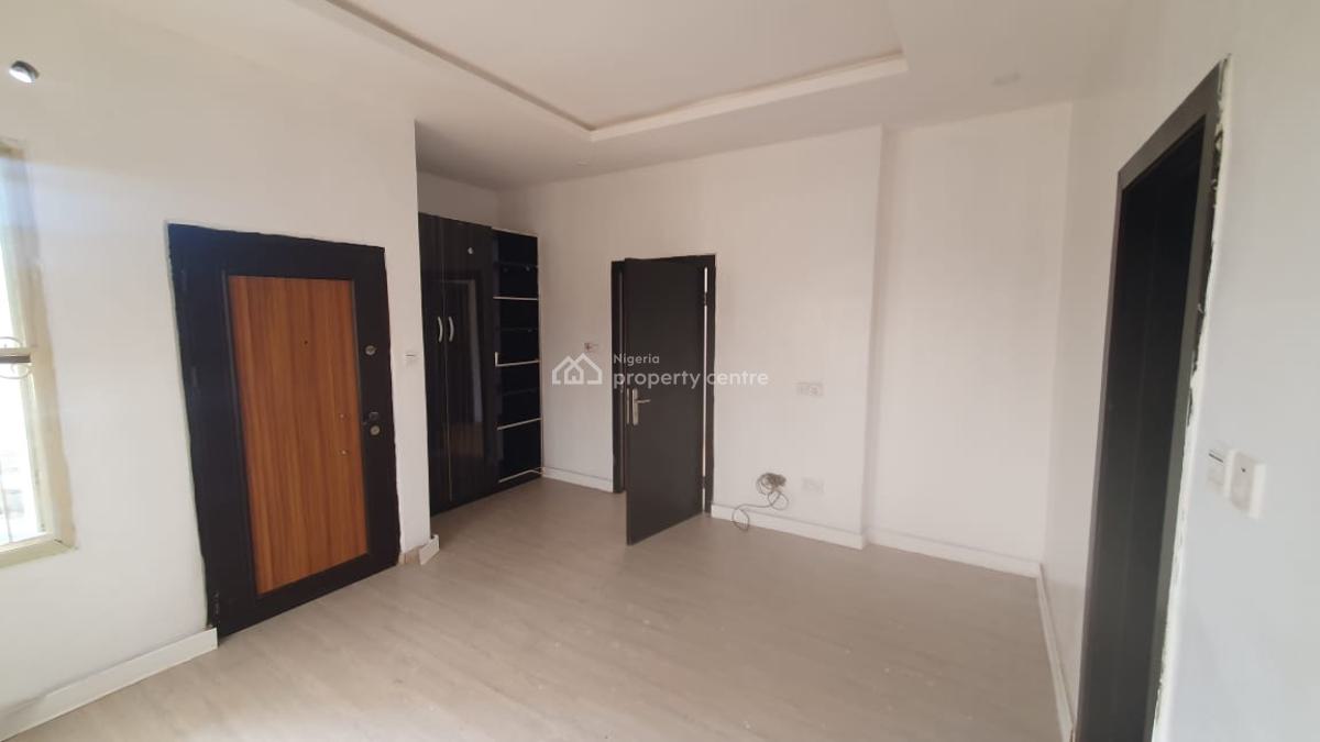 Super Well Well Detailed with a B Q, Chevron Drive, Lekki, Lagos, Semi-detached Duplex for Rent