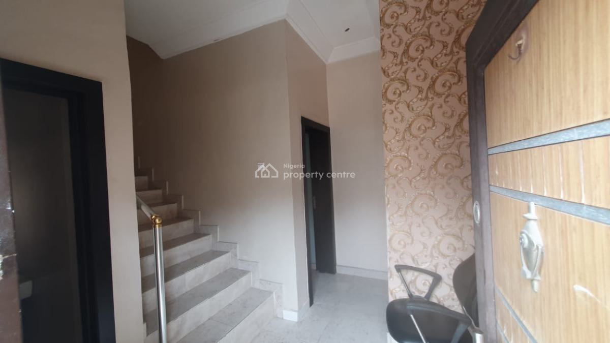 Super Well Well Detailed with a B Q, Chevron Drive, Lekki, Lagos, Semi-detached Duplex for Rent