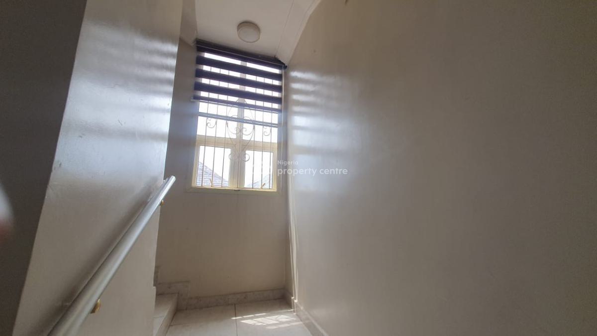 Super Well Well Detailed with a B Q, Chevron Drive, Lekki, Lagos, Semi-detached Duplex for Rent