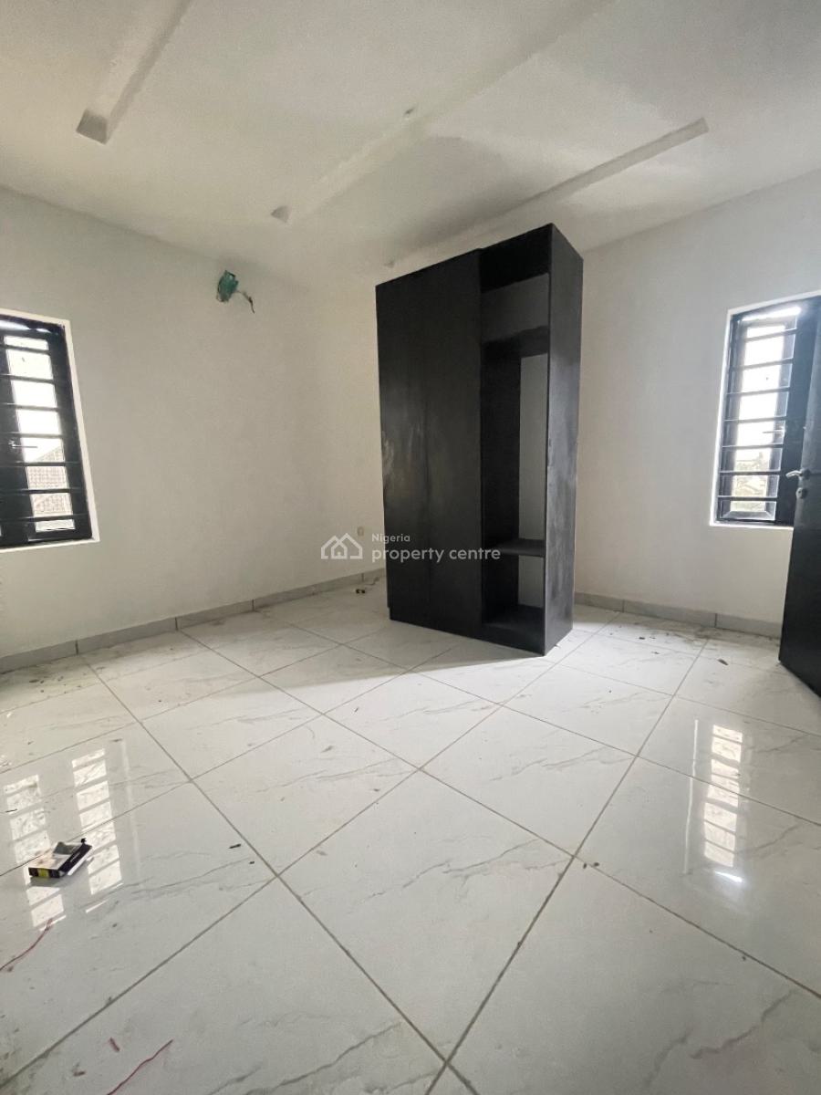 Beautiful Massive 3 Bedroom Apartment with 2 Corridors, Located,inside an Estate,good Road,secure Estate with Gym and Swimming, Sangotedo, Ajah, Lagos, Flat / Apartment for Rent