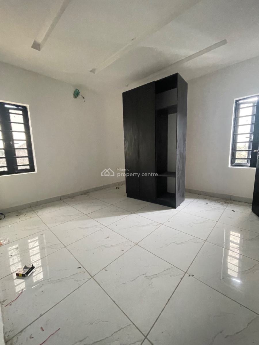 Beautiful Massive 3 Bedroom Apartment with 2 Corridors, Located,inside an Estate,good Road,secure Estate with Gym and Swimming, Sangotedo, Ajah, Lagos, Flat / Apartment for Rent