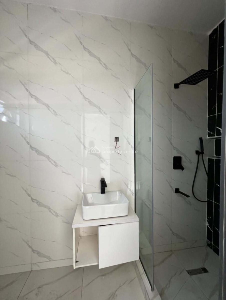 Beautiful 3 Bedroom Apartment, Lekki Phase 1, Lekki, Lagos, Flat / Apartment for Rent