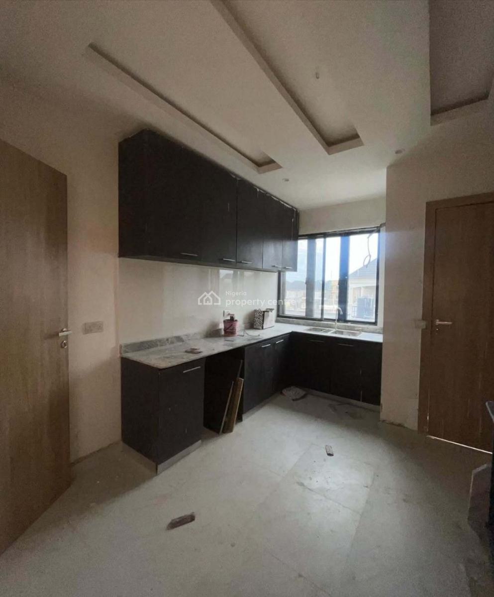 Brand New 3 Bedroom Apartment, Ologolo, Lekki, Lagos, Flat / Apartment for Rent