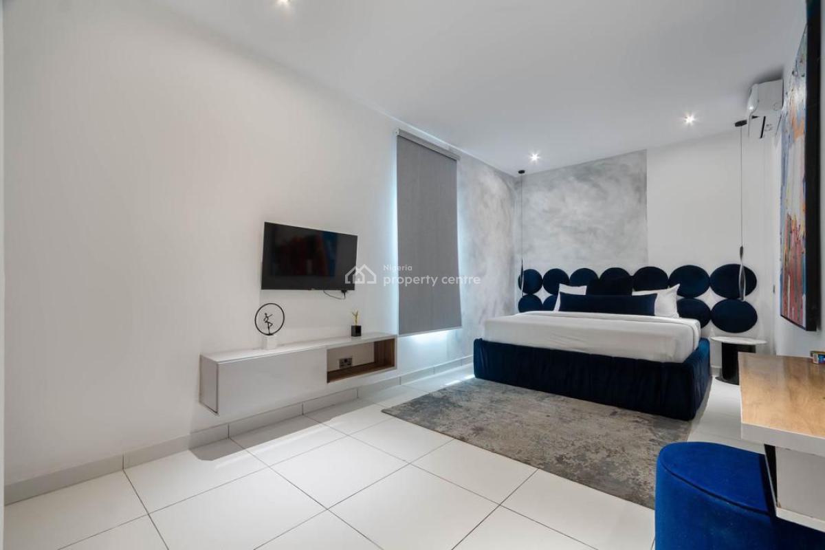 : 3 Bedroom Luxury Waterfront Apartment Available for Booking  From to, Lekki Phase 1, Lekki, Lagos, Flat / Apartment Short Let