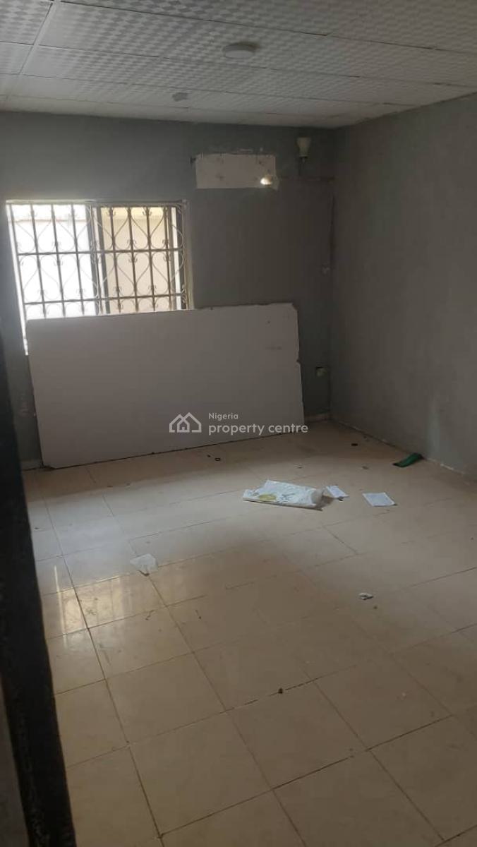 Spacious Selfcon, Lekki Phase 1, Lekki, Lagos, Self Contain (single Rooms) for Rent
