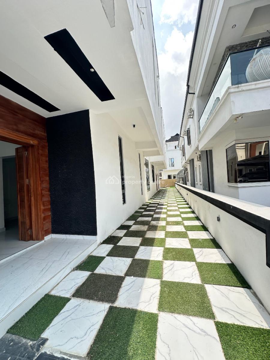 Spacious 5-bedroom Detached Duplex with Bq & Swimming Pool, Best Deal in Megamound, Distress Sales, Ikota, Lekki, Lagos, Detached Duplex for Sale