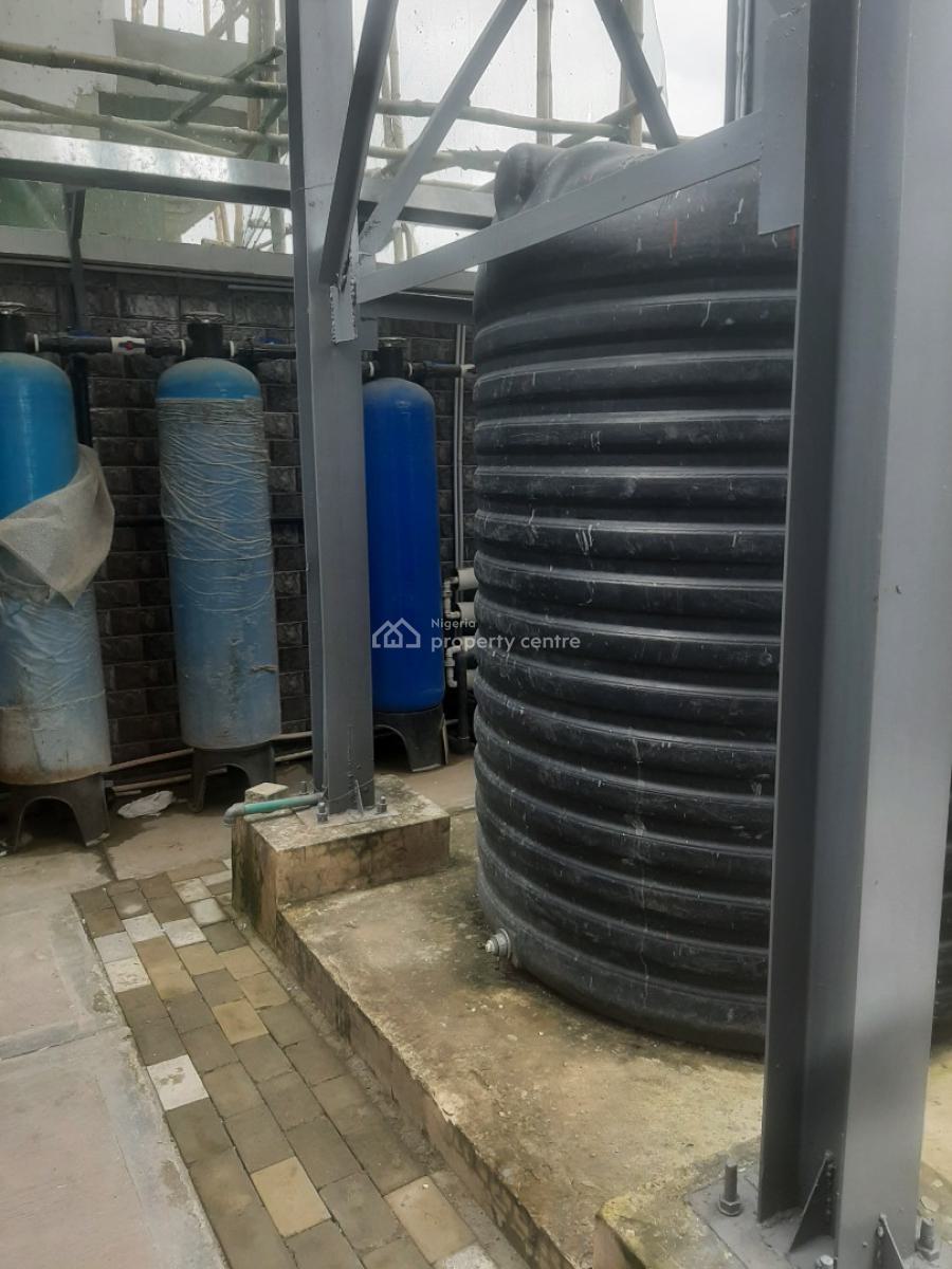 Self-serviced and New 3 Bedroom En-suite Flat with Sizeable Living Are, Lekki Phase 1, Lekki, Lagos, Flat / Apartment for Rent