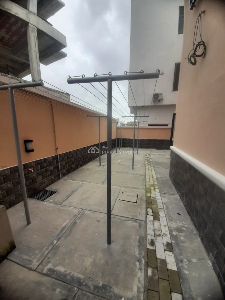 Self-serviced and New 3 Bedroom En-suite Flat with Sizeable Living Are, Lekki Phase 1, Lekki, Lagos, Flat / Apartment for Rent