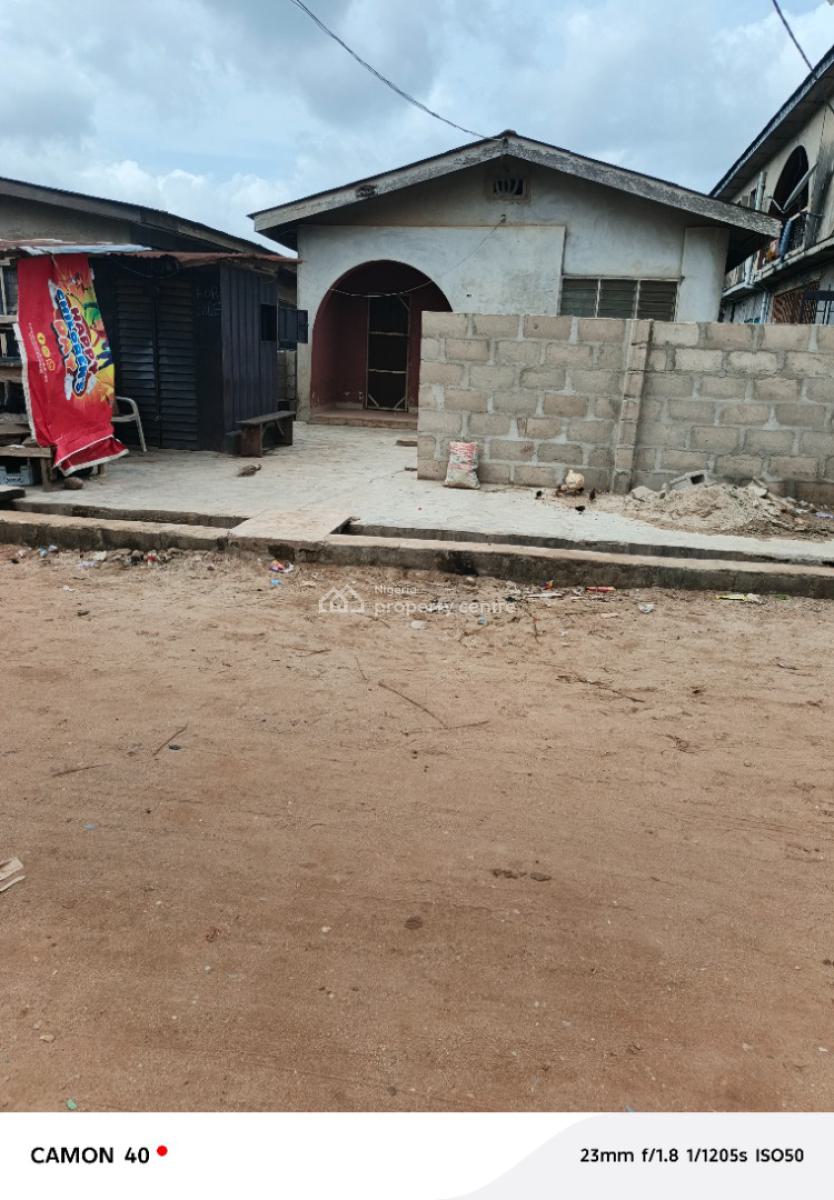 3 Bed Room Bungalow in Ijegun Ikotun, Off Afrugbim Road Ijegun Ikotun, Ijegun, Ikotun, Lagos, Semi-detached Bungalow for Sale