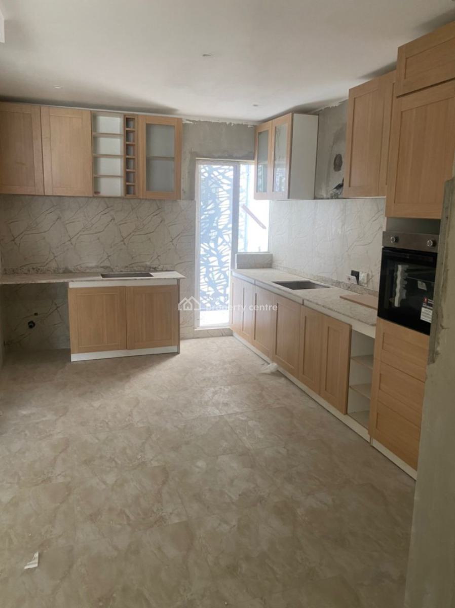 2 Bedroom Apartment with Boys Quarters, Yaba, Lagos, Flat / Apartment for Sale