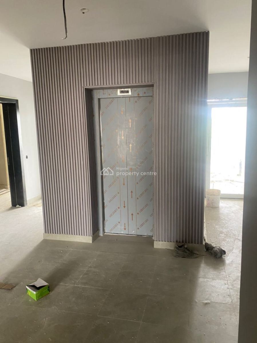 2 Bedroom Apartment with Boys Quarters, Yaba, Lagos, Flat / Apartment for Sale
