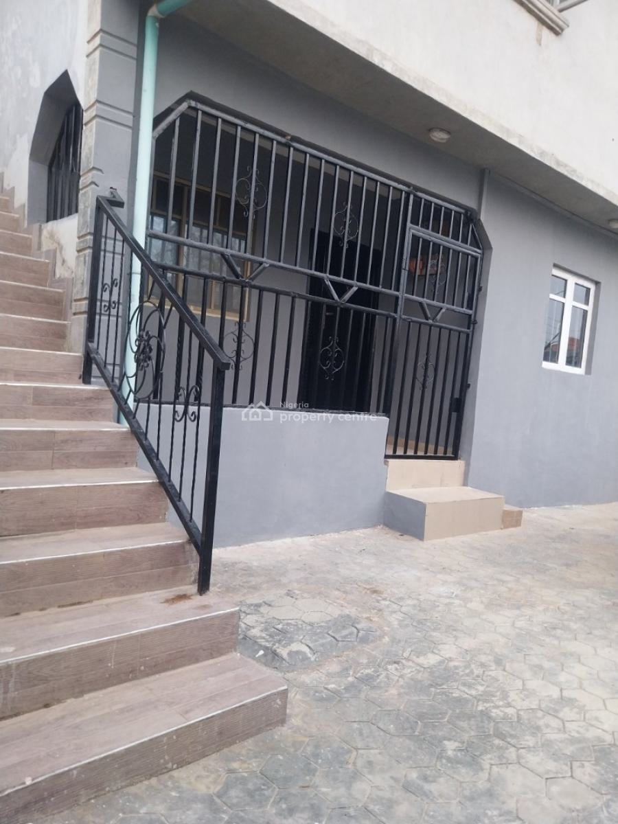 Lovely  3bedroom  Flat at Magboro  Via Ojodu Berger, Magboro, Magboro, Ogun, Flat / Apartment for Rent