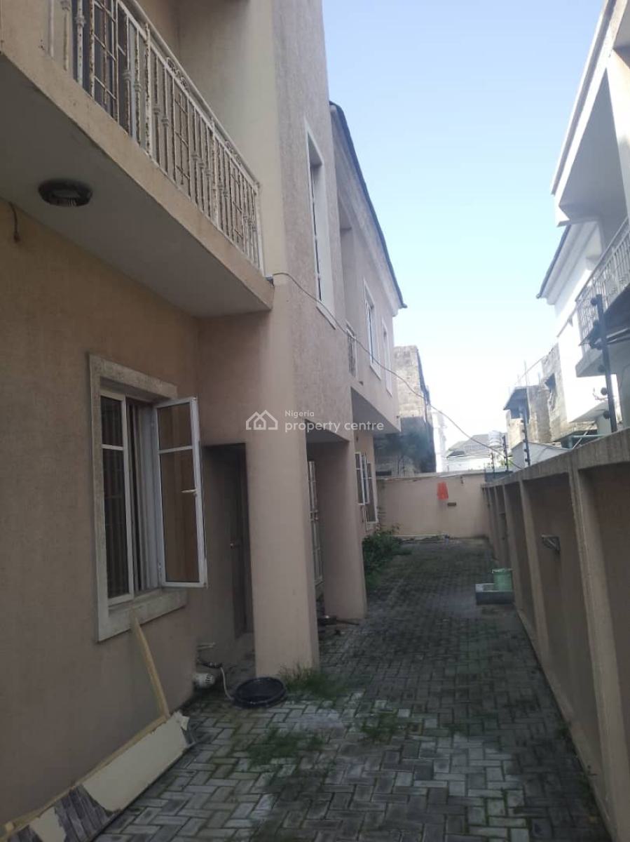 Neatly Used Spacious 5bed Room Semi Detached, Lekki Phase 1, Lekki Phase 1, Lekki, Lagos, Semi-detached Duplex for Rent