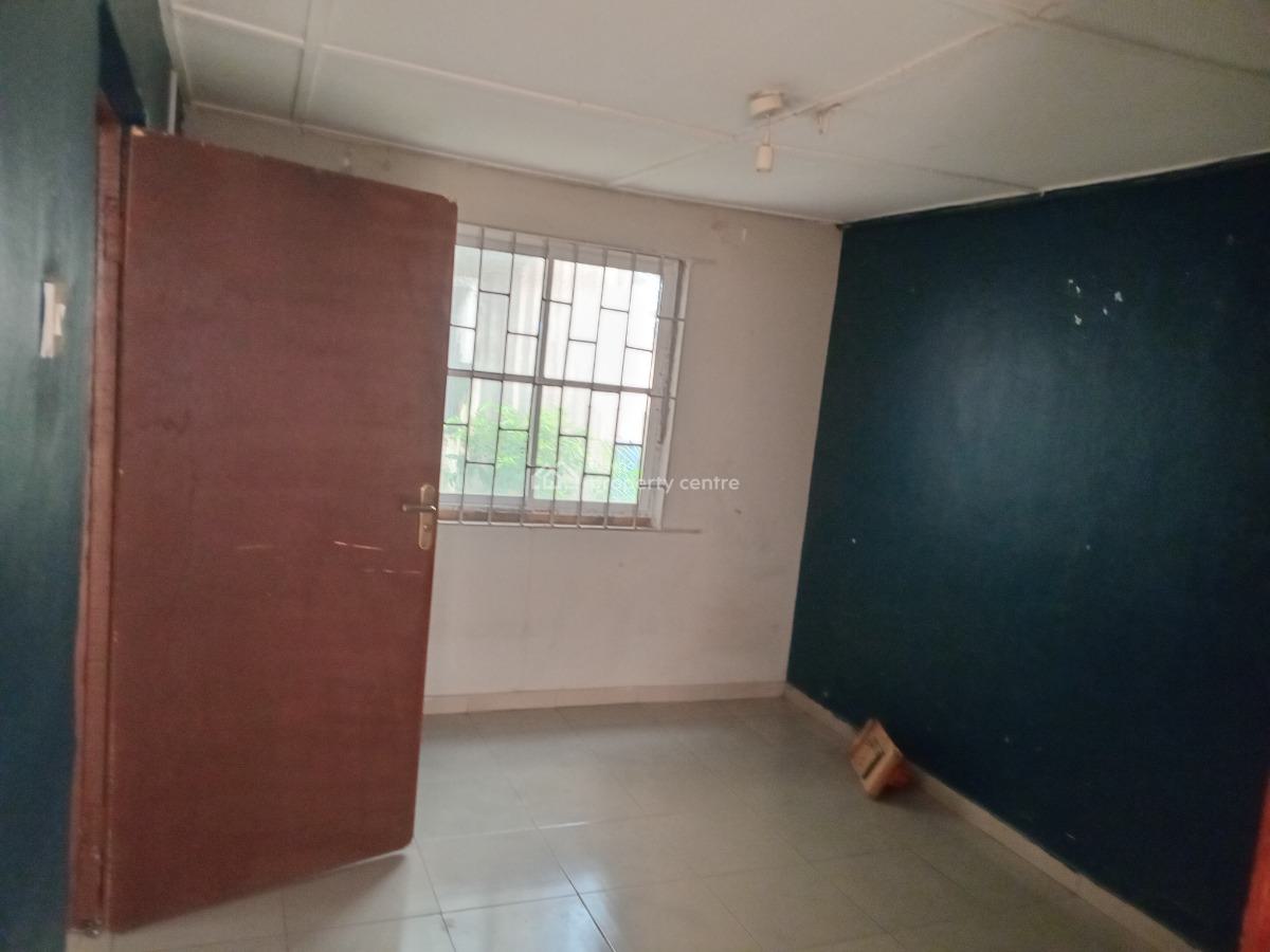 a Nice Mini Flat Apartment Within a Seren Estate, Badagry Street, Dolphin Estate,, Ikoyi, Lagos, Mini Flat (room and Parlour) for Rent