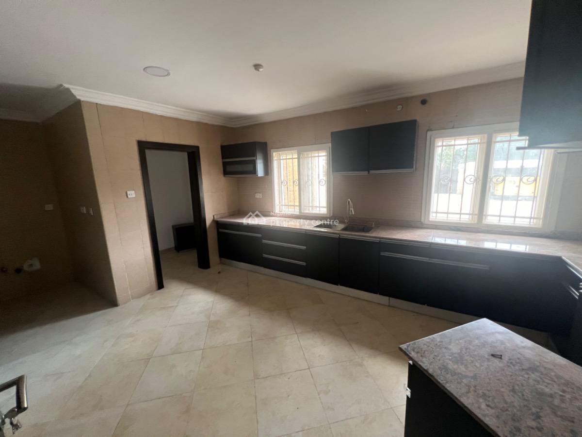 Spacious 3 Bedroom Flat with 1 Room Bq (8kva Solar Inverter), Lekki Phase 1, Lekki, Lagos, Flat / Apartment for Rent