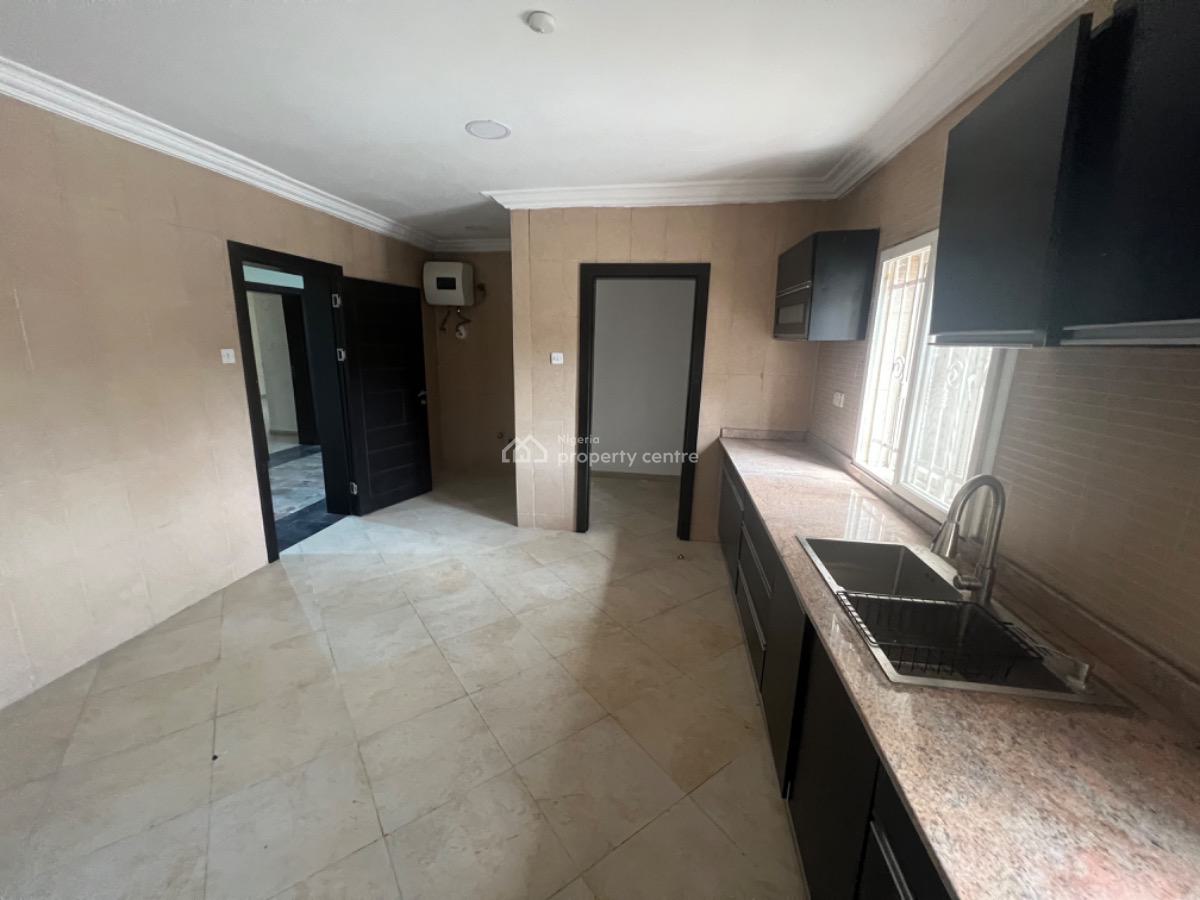 Spacious 3 Bedroom Flat with 1 Room Bq (8kva Solar Inverter), Lekki Phase 1, Lekki, Lagos, Flat / Apartment for Rent