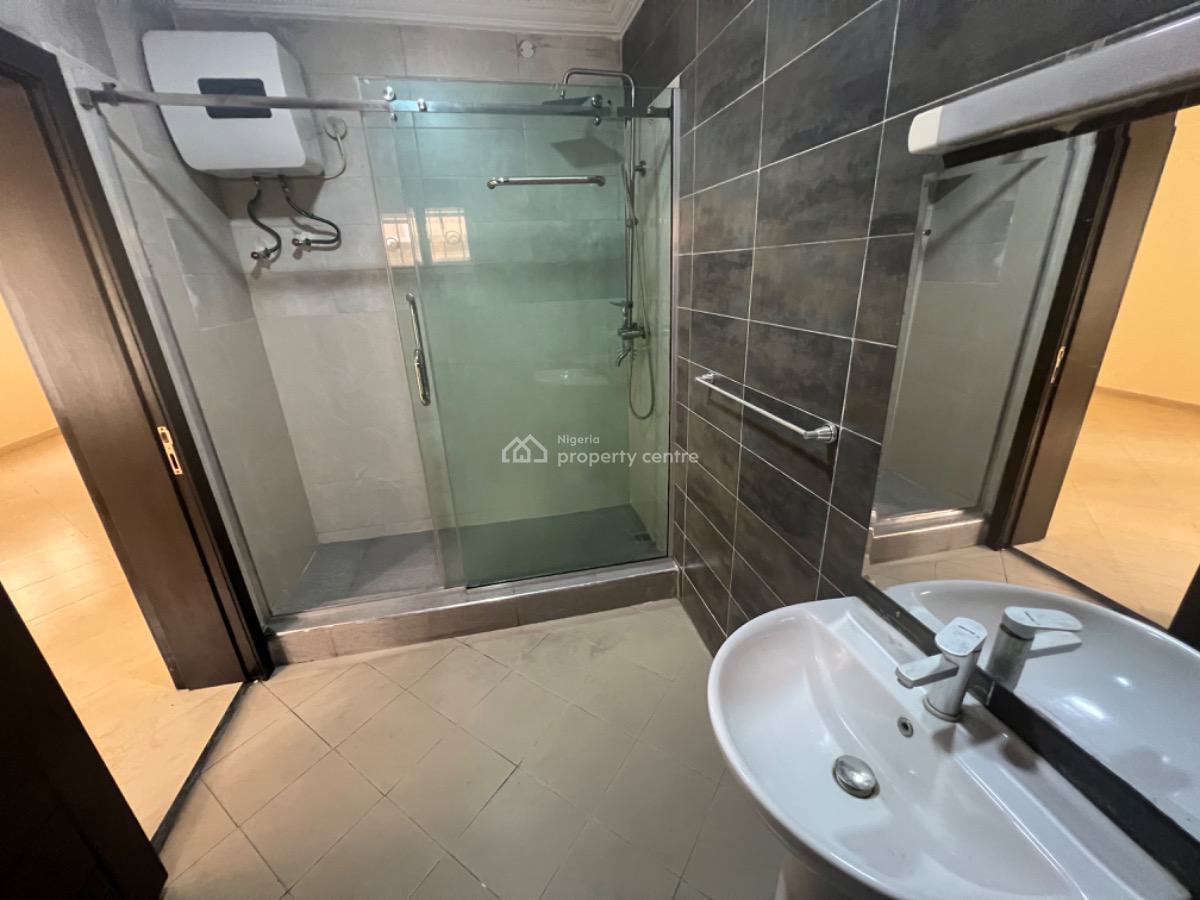 Spacious 3 Bedroom Flat with 1 Room Bq (8kva Solar Inverter), Lekki Phase 1, Lekki, Lagos, Flat / Apartment for Rent