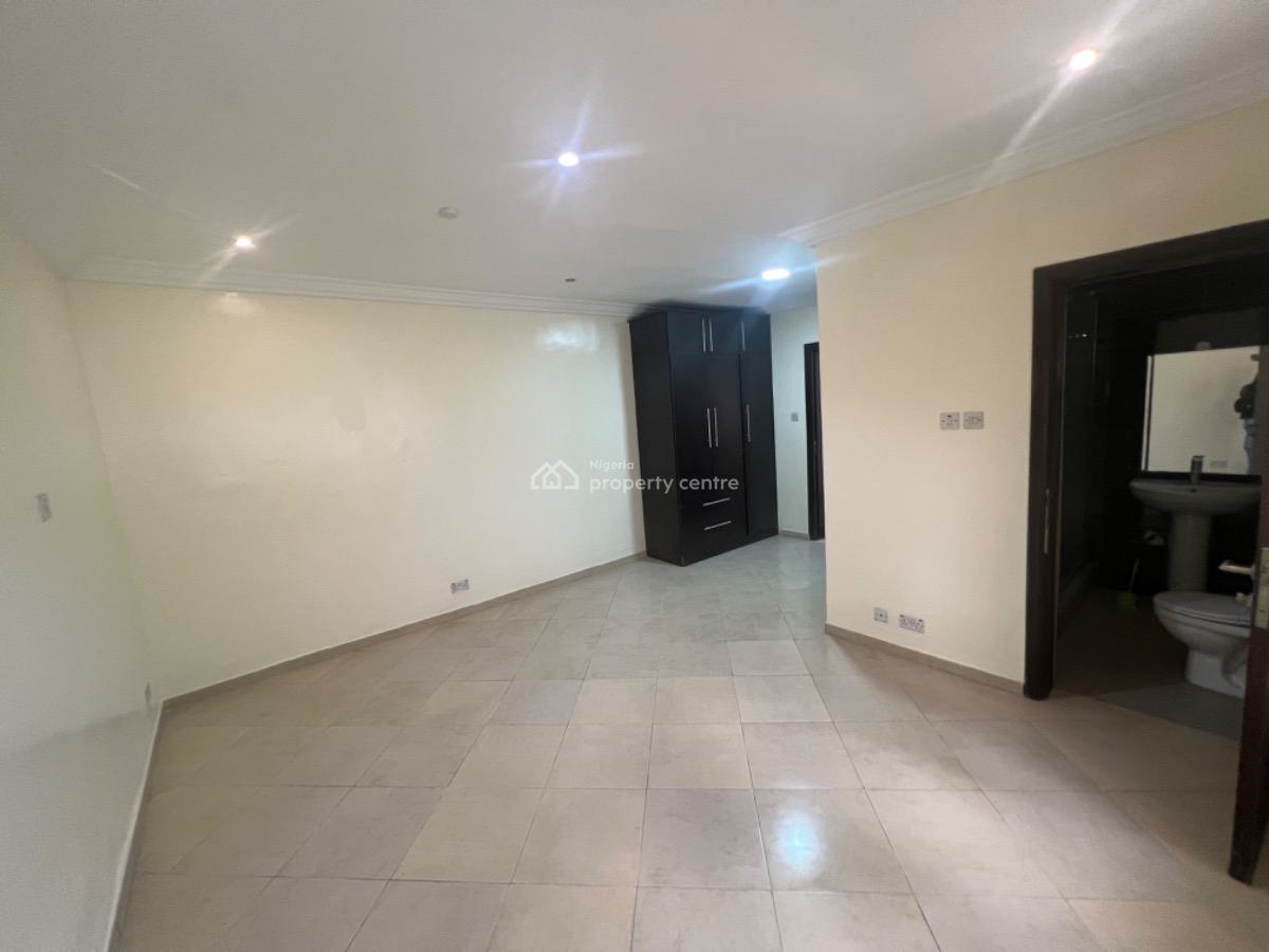 Spacious 3 Bedroom Flat with 1 Room Bq (8kva Solar Inverter), Lekki Phase 1, Lekki, Lagos, Flat / Apartment for Rent
