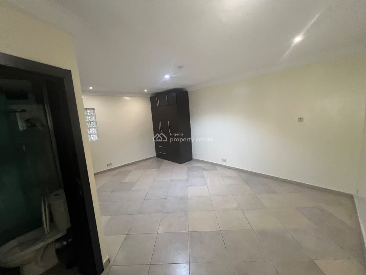 Spacious 3 Bedroom Flat with 1 Room Bq (8kva Solar Inverter), Lekki Phase 1, Lekki, Lagos, Flat / Apartment for Rent