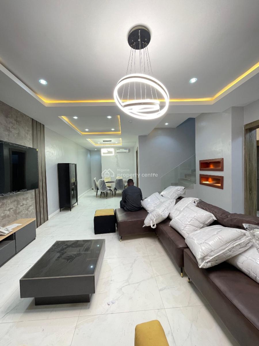 Luxury 4 Bedroom Maisonette with Bq, Lekki Phase 1, Lekki, Lagos, Flat / Apartment for Rent