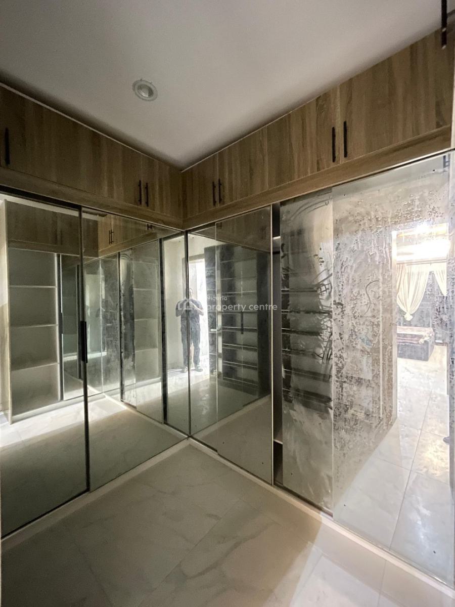 Luxury 4 Bedroom Maisonette with Bq, Lekki Phase 1, Lekki, Lagos, Flat / Apartment for Rent