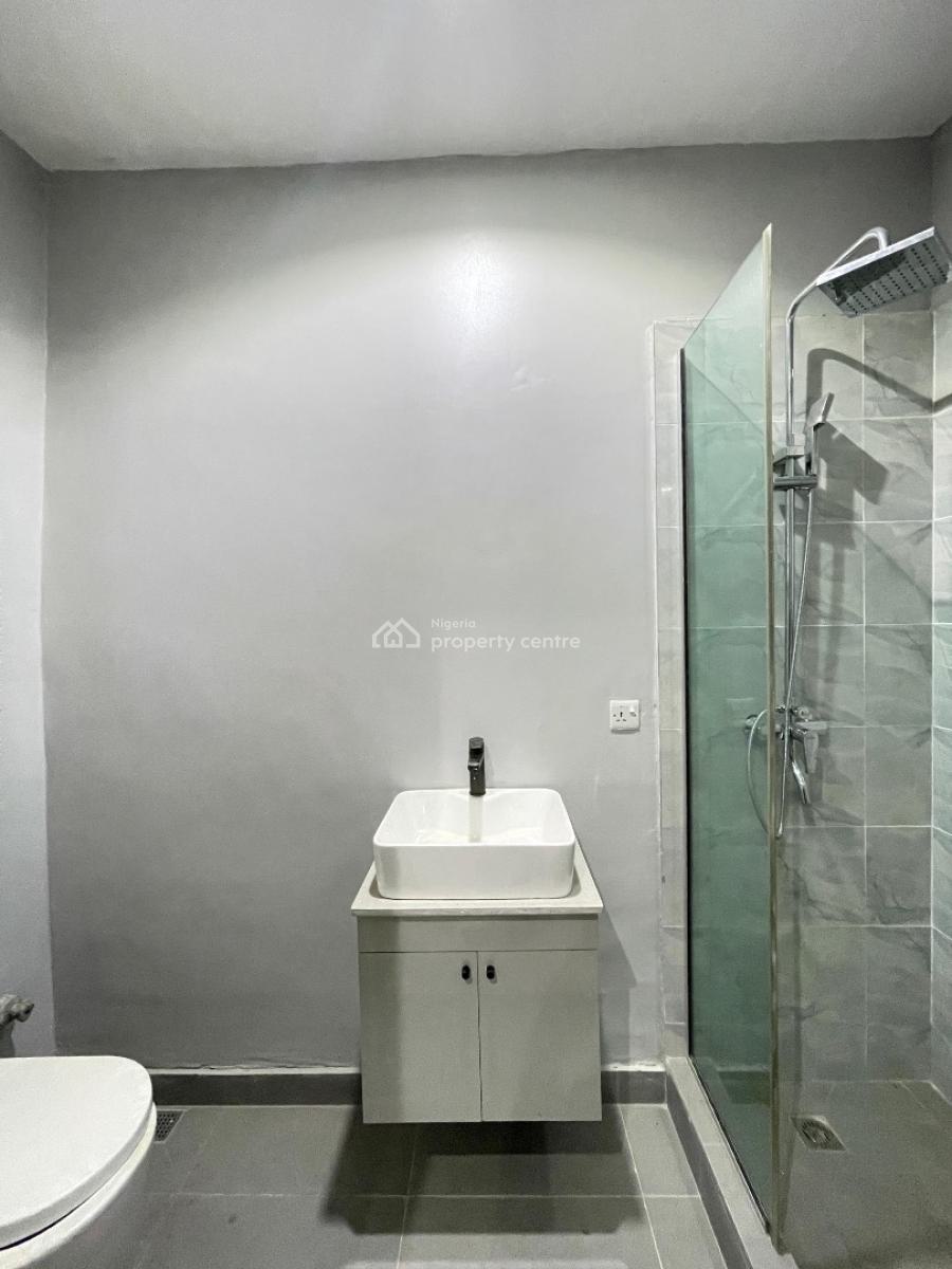 Luxury 4 Bedroom Maisonette with Bq, Lekki Phase 1, Lekki, Lagos, Flat / Apartment for Rent