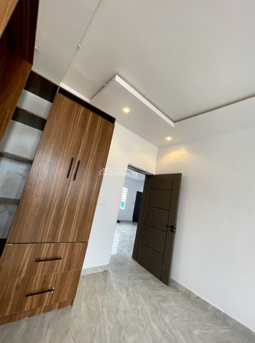 a Brand New 2bedroom Flat, Beach Road Abraham Adesunya, Lekki Phase 2, Lekki, Lagos, Flat / Apartment for Rent