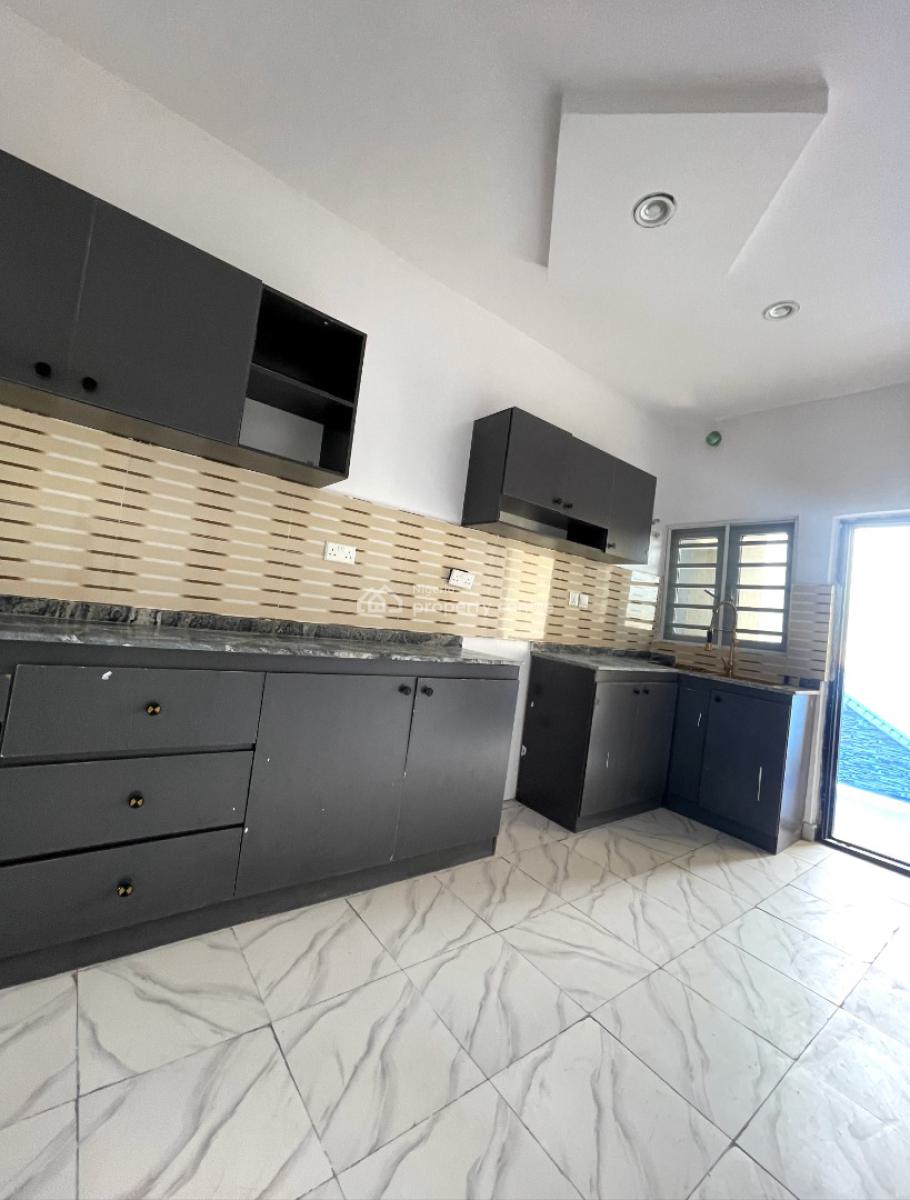 a Brand New 2bedroom Flat, Beach Road Abraham Adesunya, Lekki Phase 2, Lekki, Lagos, Flat / Apartment for Rent