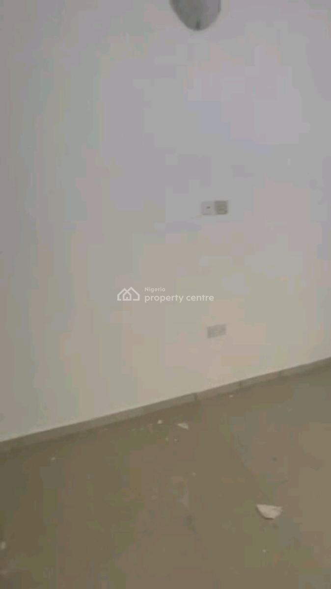 Nicely Renovated 3 Bedroom Up Flat 2 Toilet 2bathroom a Room Ensuite All Tiled with, Off Ilaje Road, Bariga, Shomolu, Lagos, Flat / Apartment for Rent