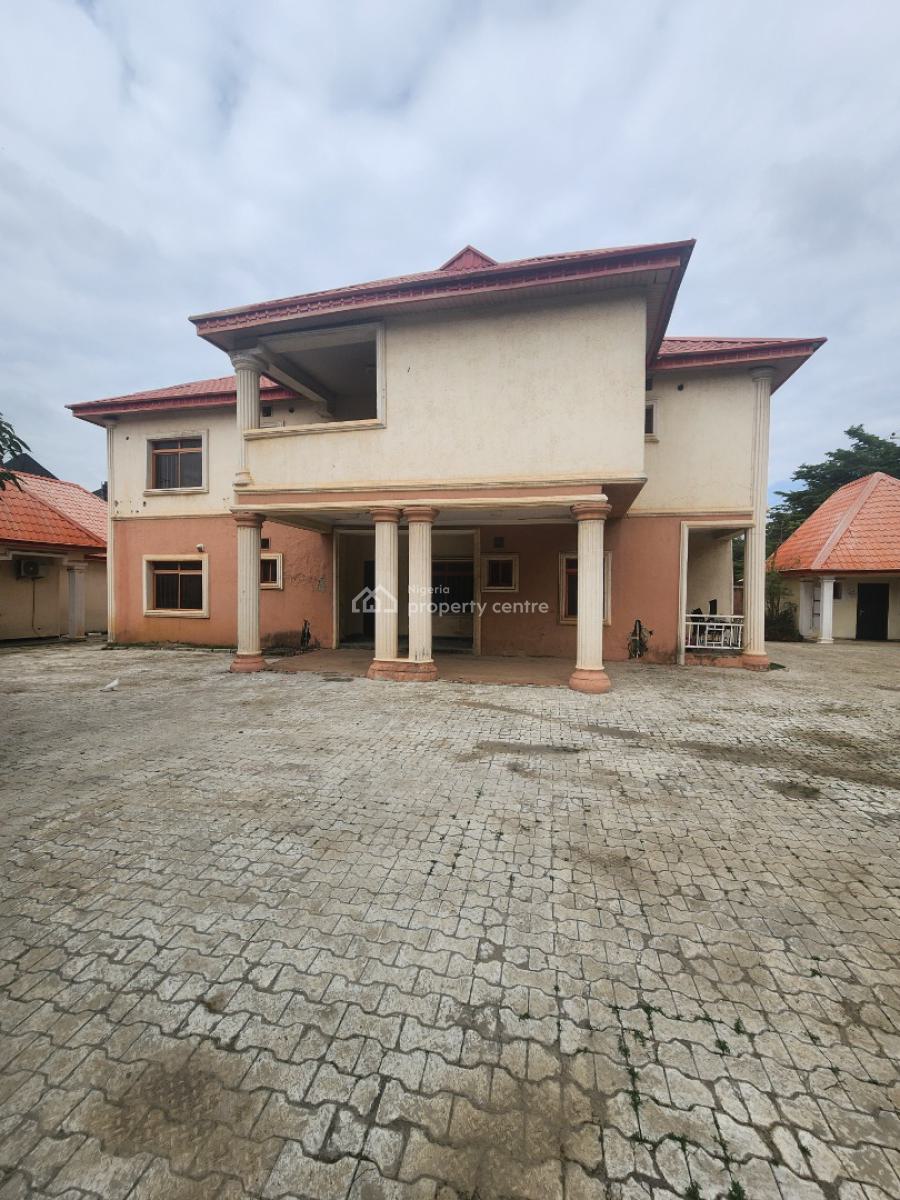 Massive 5 Bedroom Duplex in a Fantastic Location, Off 69 Road, Gwarinpa, Abuja, Detached Duplex for Sale