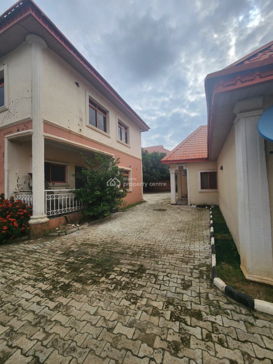 Massive 5 Bedroom Duplex in a Fantastic Location, Off 69 Road, Gwarinpa, Abuja, Detached Duplex for Sale