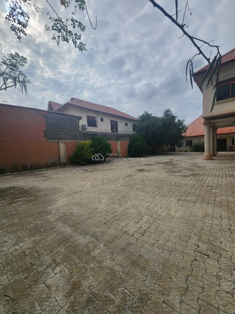 Massive 5 Bedroom Duplex in a Fantastic Location, Off 69 Road, Gwarinpa, Abuja, Detached Duplex for Sale