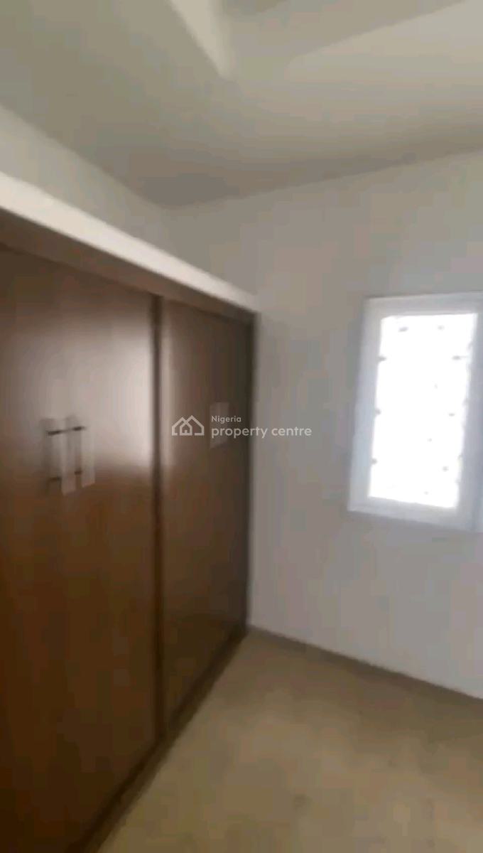 a Very Standard and Decent 2 Bedroom, Upstairs & Ground Floor, Anthony, Maryland, Lagos, Flat / Apartment for Rent