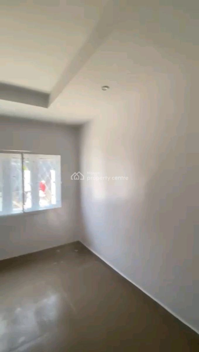a Very Standard and Decent 2 Bedroom, Upstairs & Ground Floor, Anthony, Maryland, Lagos, Flat / Apartment for Rent