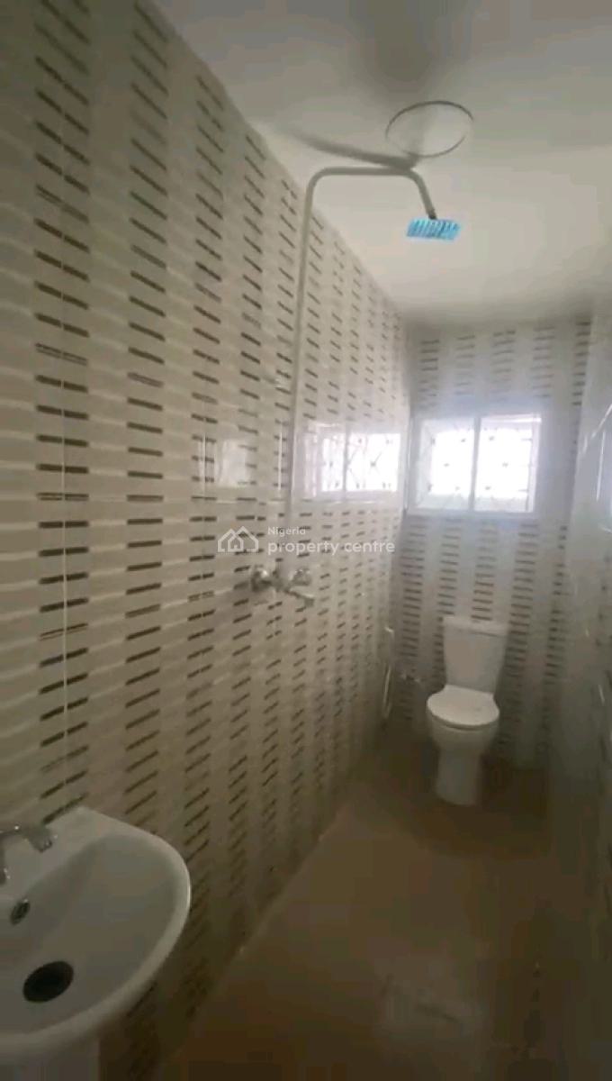 a Very Standard and Decent 2 Bedroom, Upstairs & Ground Floor, Anthony, Maryland, Lagos, Flat / Apartment for Rent