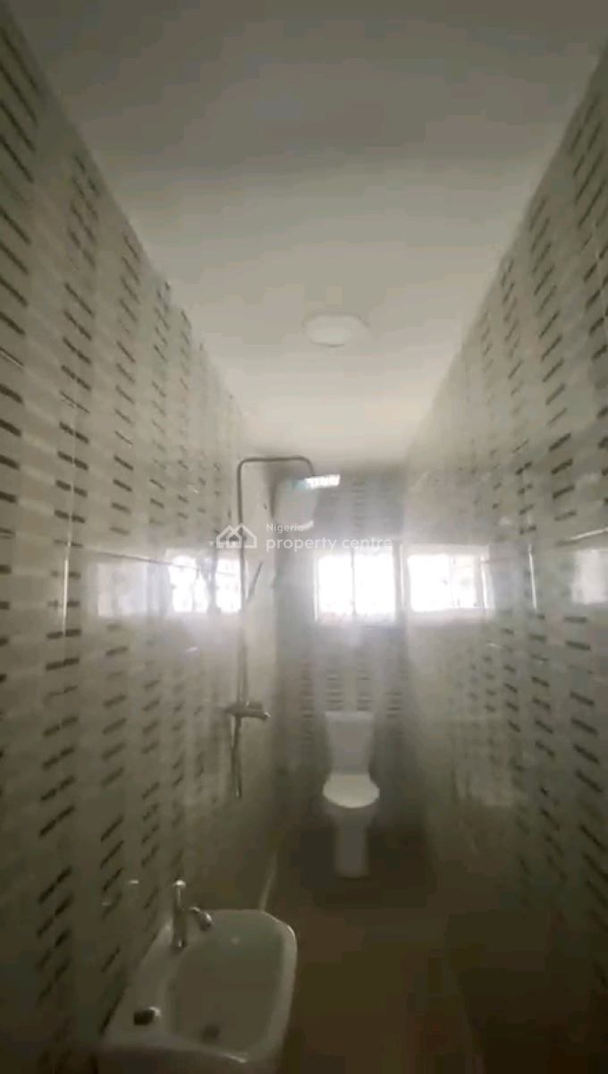 a Very Standard and Decent 2 Bedroom, Upstairs & Ground Floor, Anthony, Maryland, Lagos, Flat / Apartment for Rent
