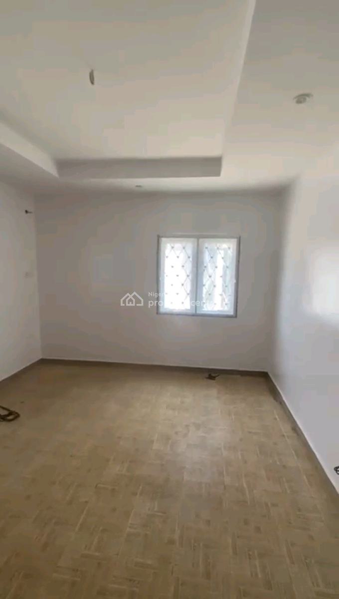 a Very Standard and Decent 2 Bedroom, Upstairs & Ground Floor, Anthony, Maryland, Lagos, Flat / Apartment for Rent