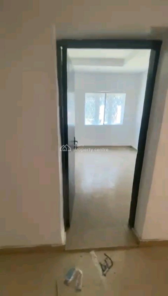 a Very Standard and Decent 2 Bedroom, Upstairs & Ground Floor, Anthony, Maryland, Lagos, Flat / Apartment for Rent