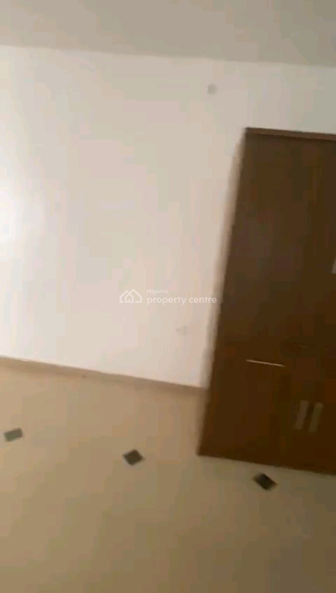 a Very Standard and Decent 2 Bedroom, Upstairs & Ground Floor, Anthony, Maryland, Lagos, Flat / Apartment for Rent