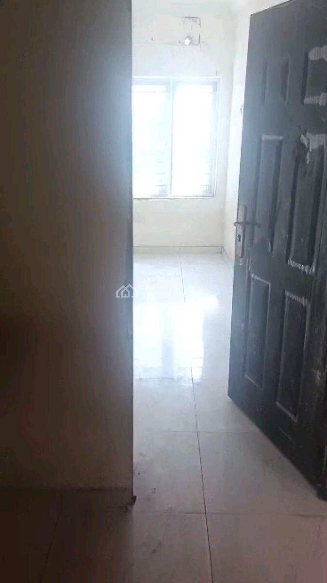 Standard and Executive  Mini Flat, Ondo Street, Adekunle, Yaba, Lagos, Mini Flat (room and Parlour) for Rent