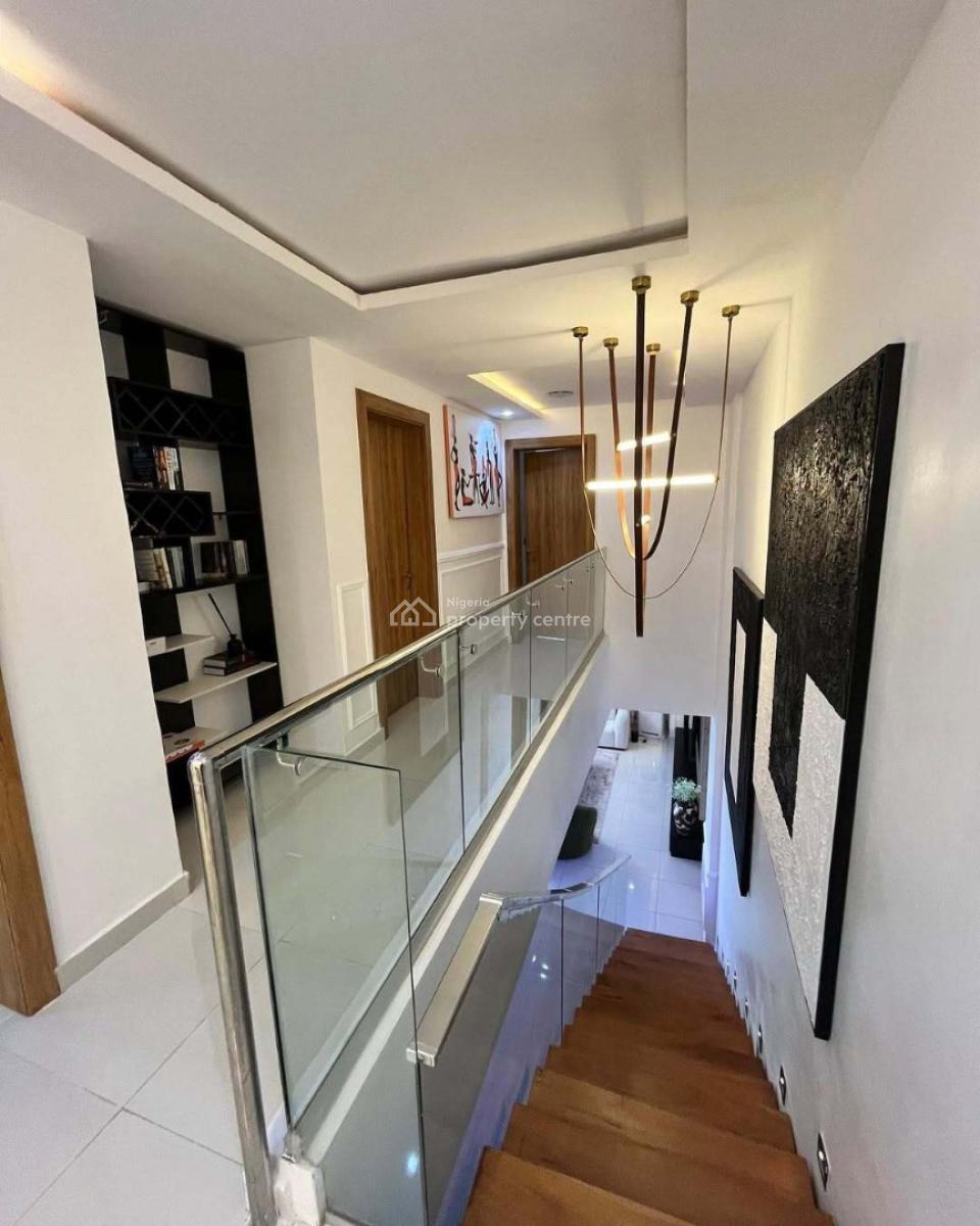 Luxury Serviced Spacious 3 Bedroom Penthouse (unfurnished), Lekki Phase 1, Lekki, Lagos, Flat / Apartment for Rent