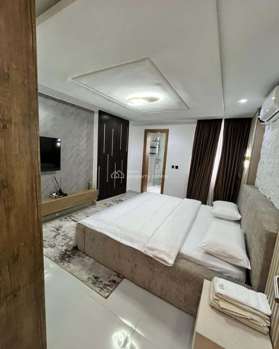 Luxury Serviced Spacious 3 Bedroom Penthouse (unfurnished), Lekki Phase 1, Lekki, Lagos, Flat / Apartment for Rent