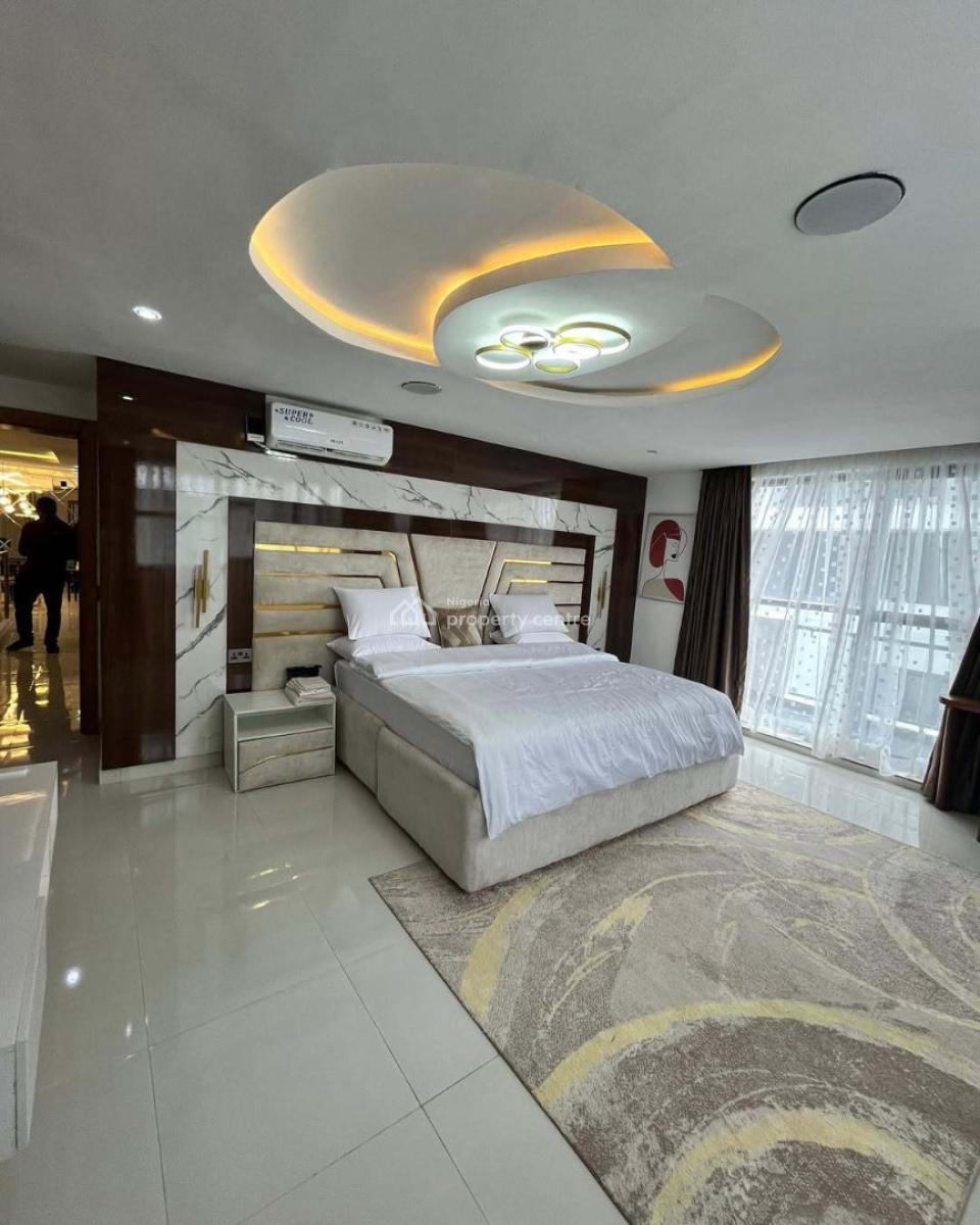 Luxury Serviced Spacious 3 Bedroom Penthouse (unfurnished), Lekki Phase 1, Lekki, Lagos, Flat / Apartment for Rent